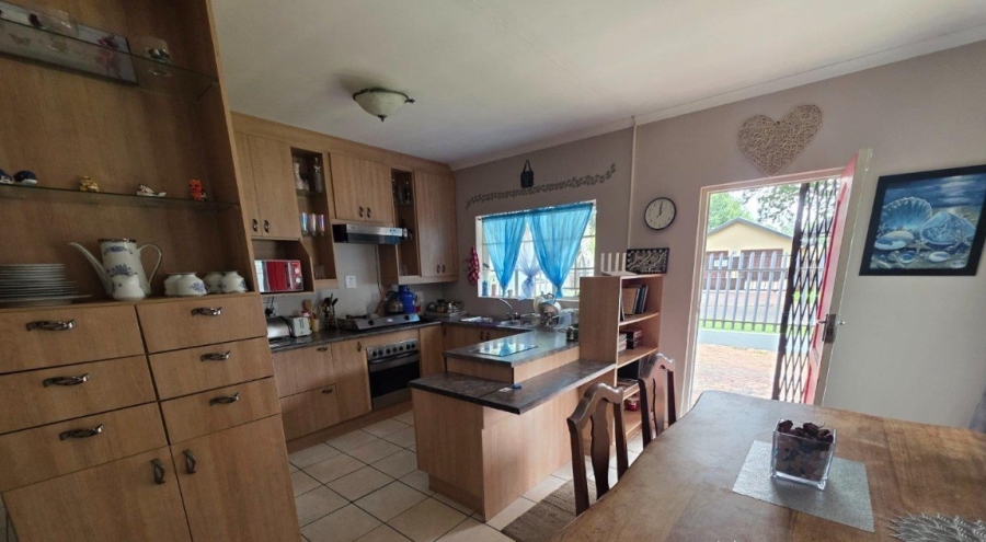 5 Bedroom Property for Sale in Golf Park Gauteng