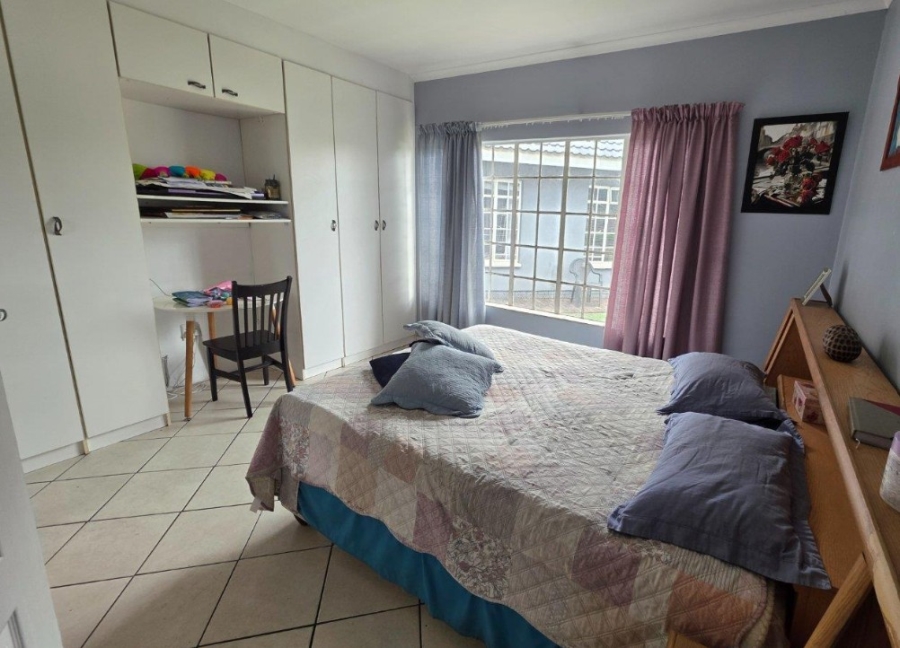 5 Bedroom Property for Sale in Golf Park Gauteng