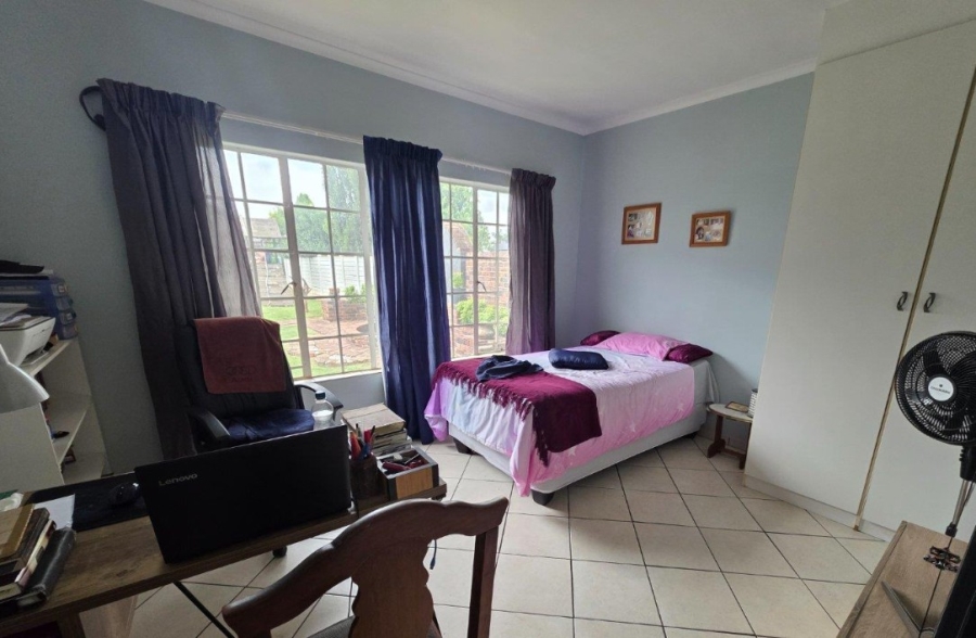 5 Bedroom Property for Sale in Golf Park Gauteng