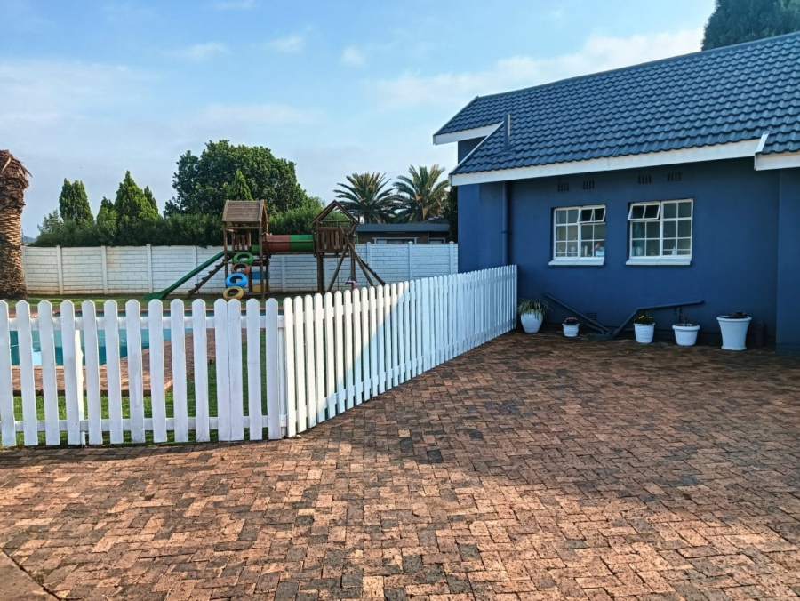 5 Bedroom Property for Sale in Golf Park Gauteng