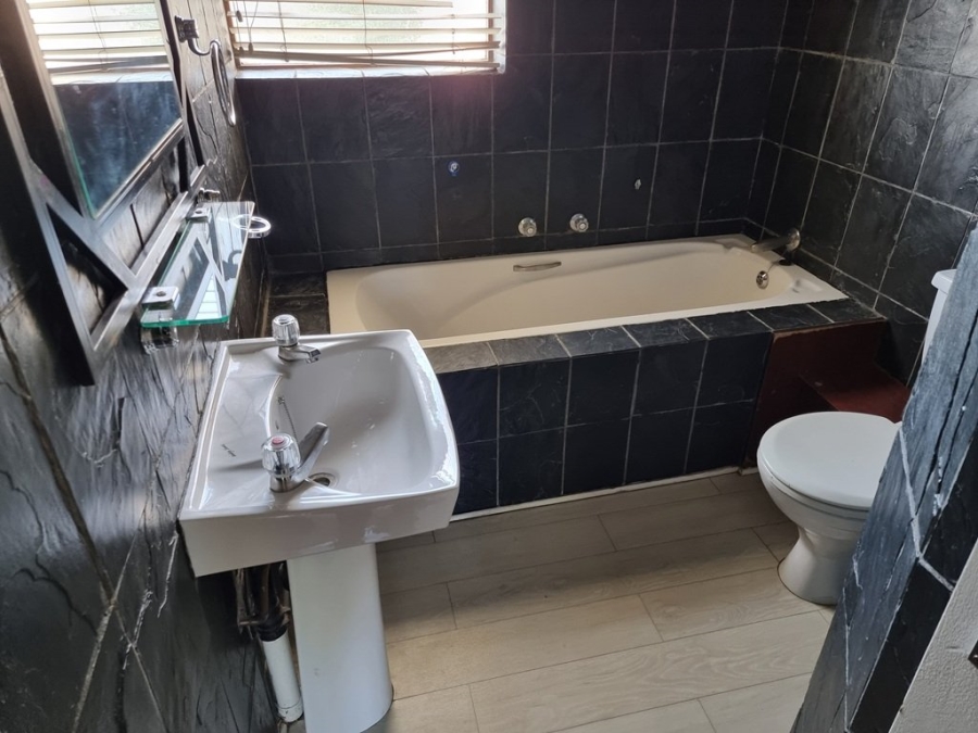 2 Bedroom Property for Sale in Eden Glen Gauteng