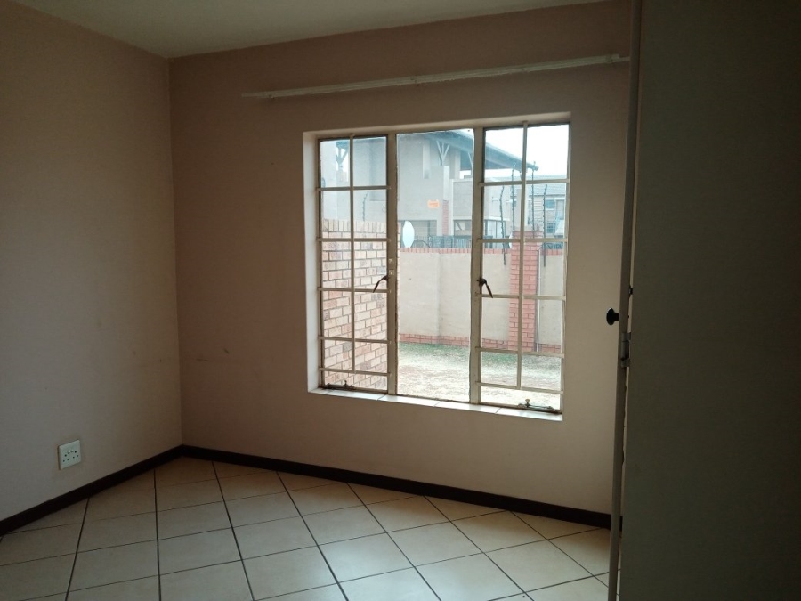 2 Bedroom Property for Sale in Wonderpark Estate Gauteng