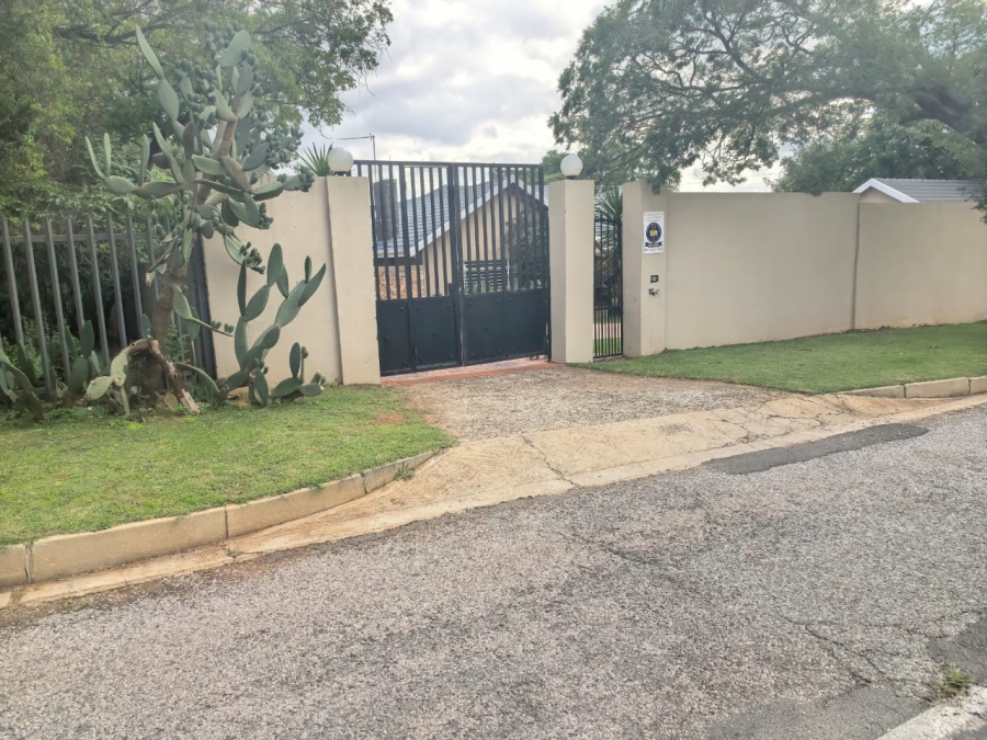 To Let 1 Bedroom Property for Rent in Florida Park Gauteng