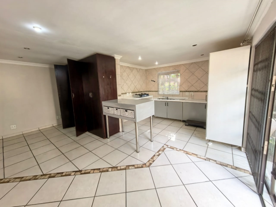 To Let 1 Bedroom Property for Rent in Florida Park Gauteng