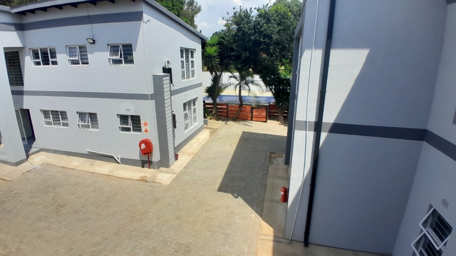 To Let 2 Bedroom Property for Rent in Glen Austin Gauteng