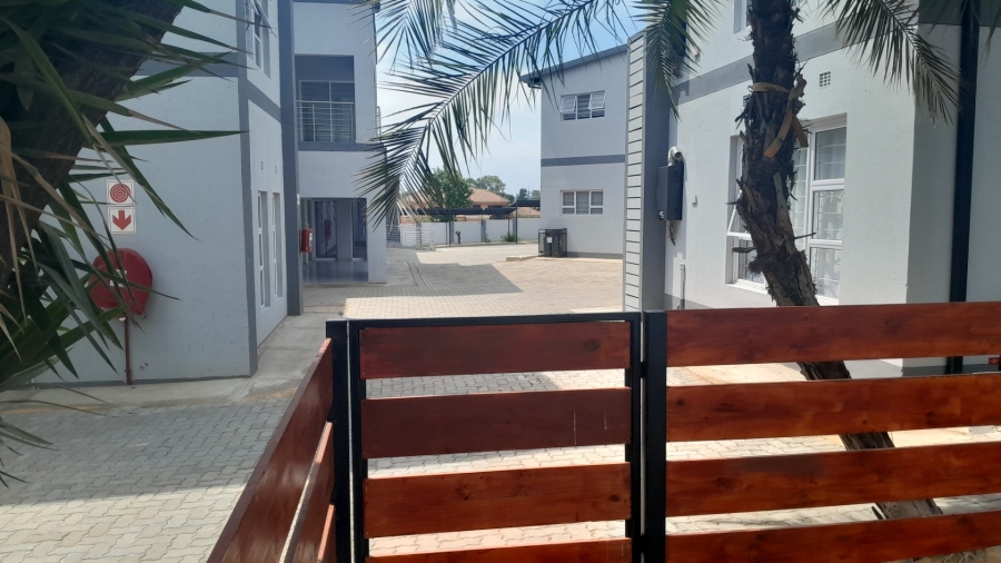 To Let 2 Bedroom Property for Rent in Glen Austin Gauteng