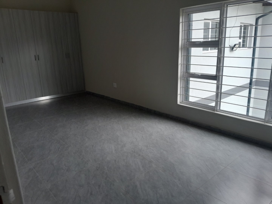 To Let 2 Bedroom Property for Rent in Glen Austin Gauteng