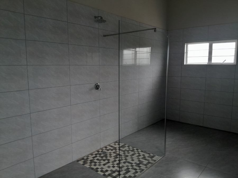 To Let 2 Bedroom Property for Rent in Glen Austin Gauteng