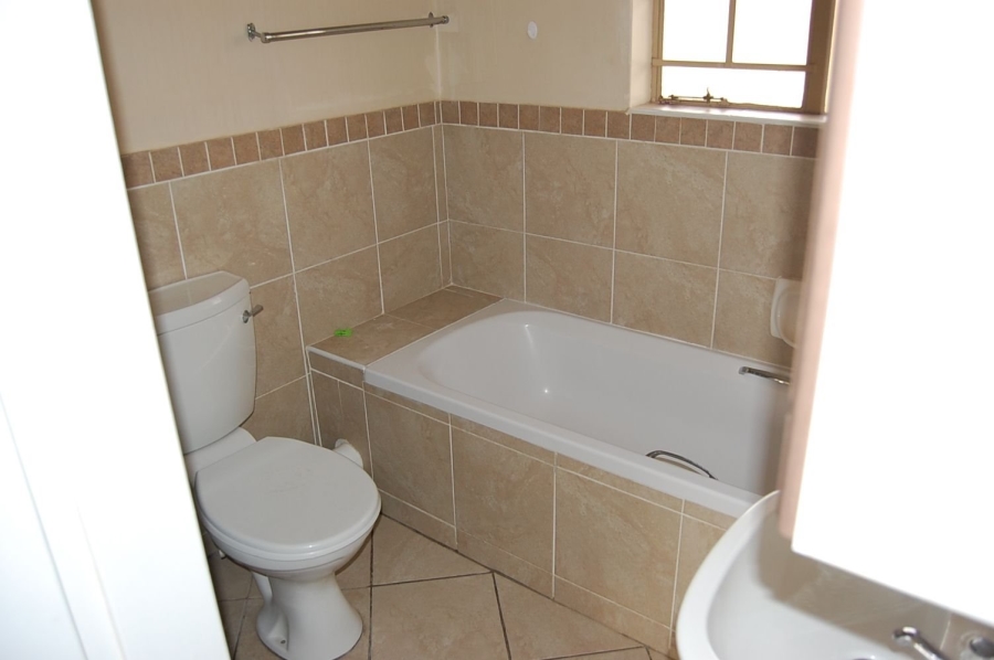 To Let 2 Bedroom Property for Rent in Mooikloof Ridge Gauteng