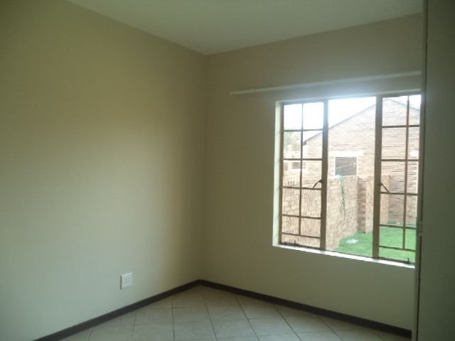 To Let 2 Bedroom Property for Rent in Mooikloof Ridge Gauteng