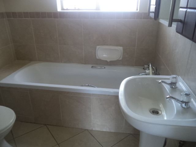 To Let 2 Bedroom Property for Rent in Mooikloof Ridge Gauteng