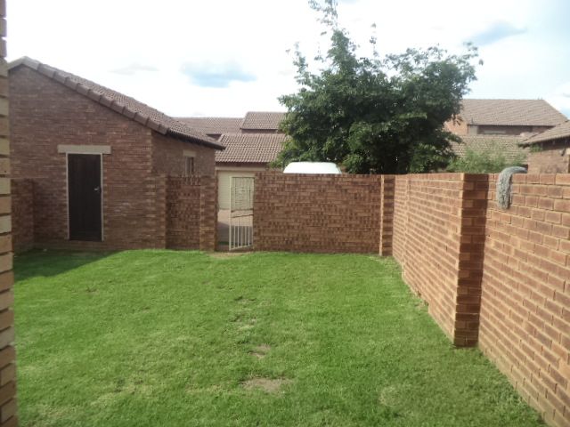To Let 2 Bedroom Property for Rent in Mooikloof Ridge Gauteng