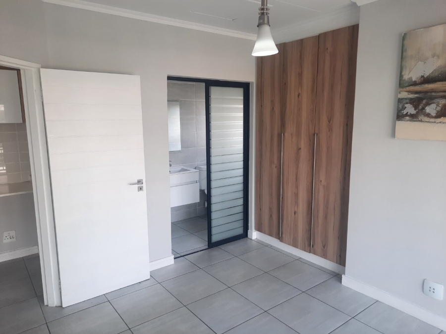 1 Bedroom Property for Sale in Waterfall Heights Gauteng