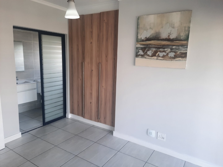 1 Bedroom Property for Sale in Waterfall Heights Gauteng