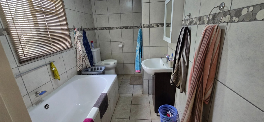 4 Bedroom Property for Sale in Spaarwater Gauteng