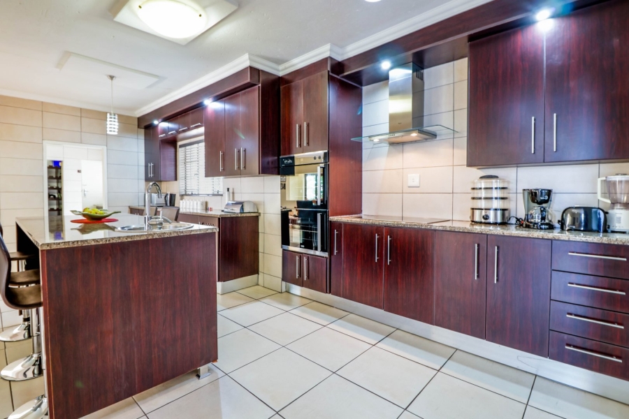 9 Bedroom Property for Sale in Lynnwood Glen Gauteng