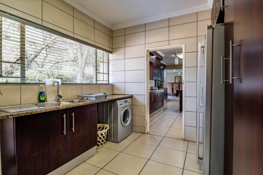 9 Bedroom Property for Sale in Lynnwood Glen Gauteng