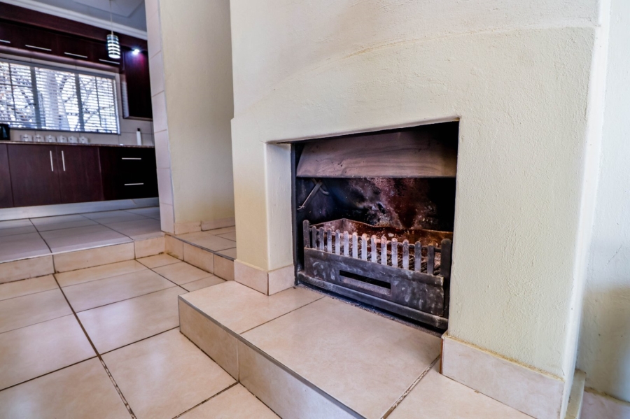 9 Bedroom Property for Sale in Lynnwood Glen Gauteng