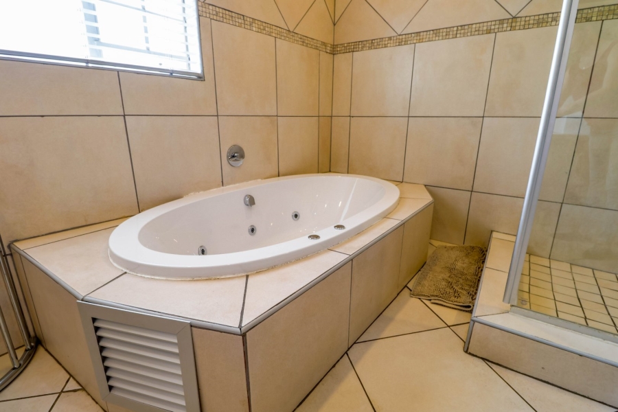 9 Bedroom Property for Sale in Lynnwood Glen Gauteng