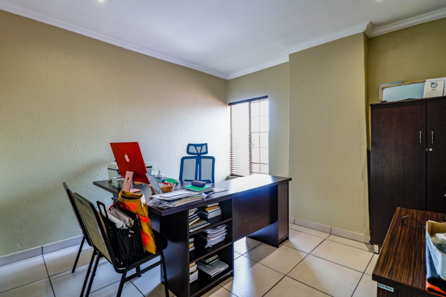 9 Bedroom Property for Sale in Lynnwood Glen Gauteng