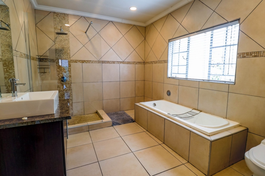 9 Bedroom Property for Sale in Lynnwood Glen Gauteng