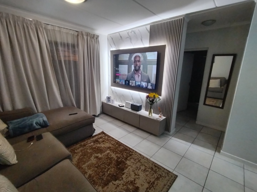 To Let 2 Bedroom Property for Rent in Comet Gauteng