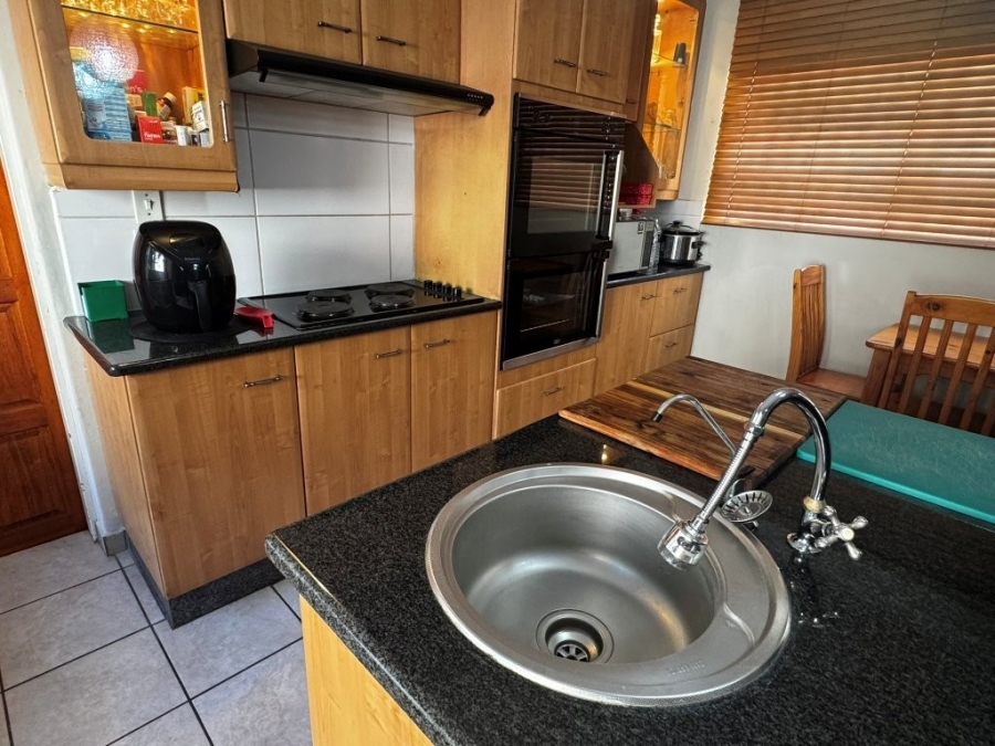 4 Bedroom Property for Sale in Birchleigh Gauteng