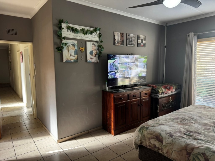 4 Bedroom Property for Sale in Birchleigh Gauteng