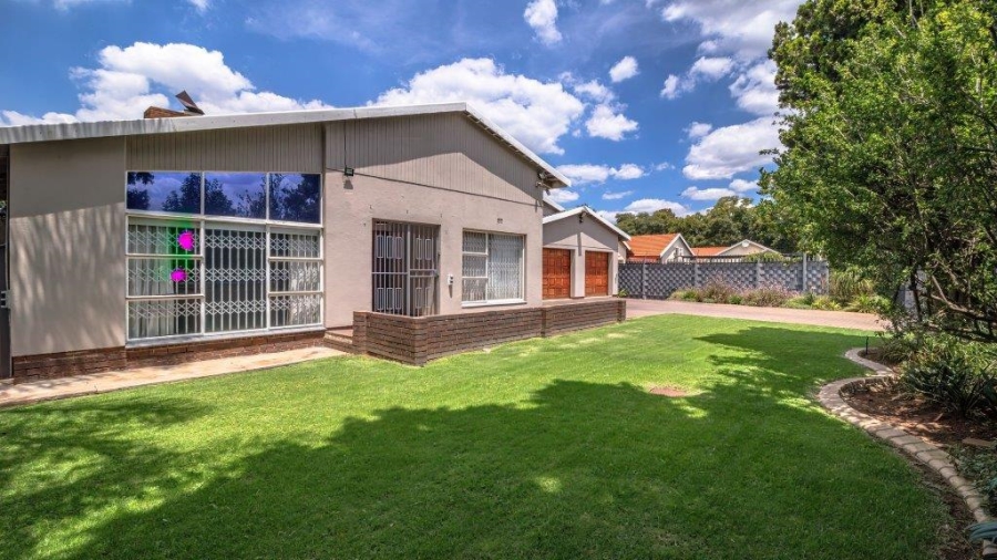 4 Bedroom Property for Sale in Birchleigh Gauteng