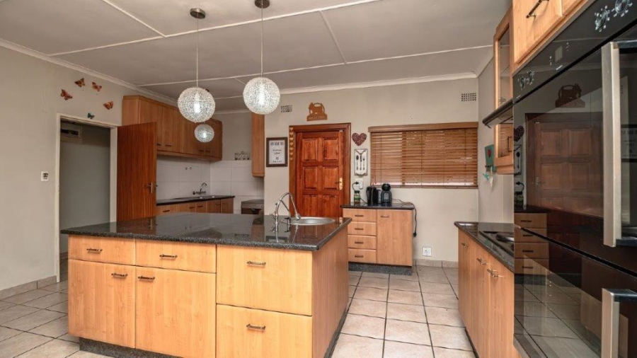 4 Bedroom Property for Sale in Birchleigh Gauteng