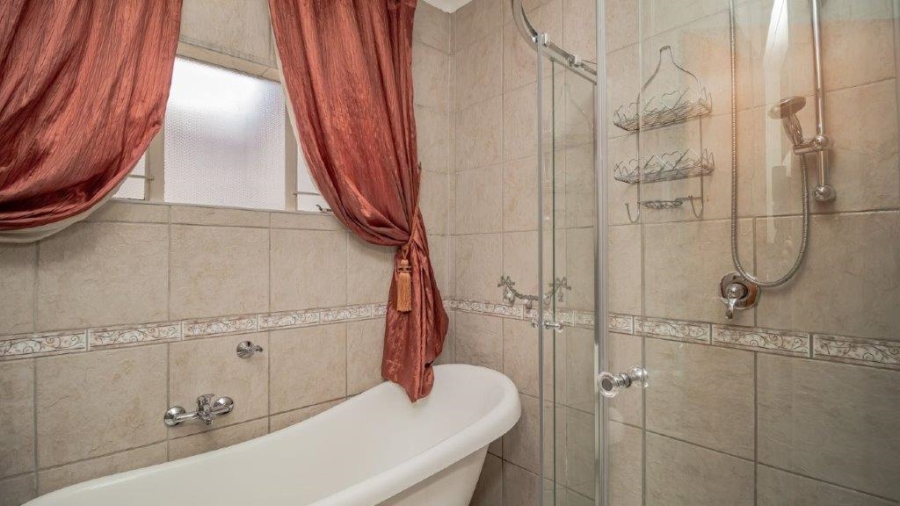 4 Bedroom Property for Sale in Birchleigh Gauteng