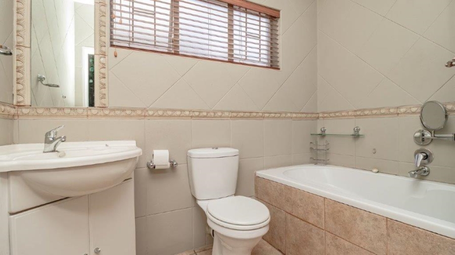 4 Bedroom Property for Sale in Birchleigh Gauteng