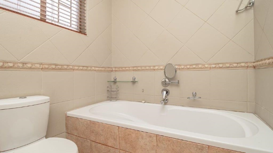 4 Bedroom Property for Sale in Birchleigh Gauteng