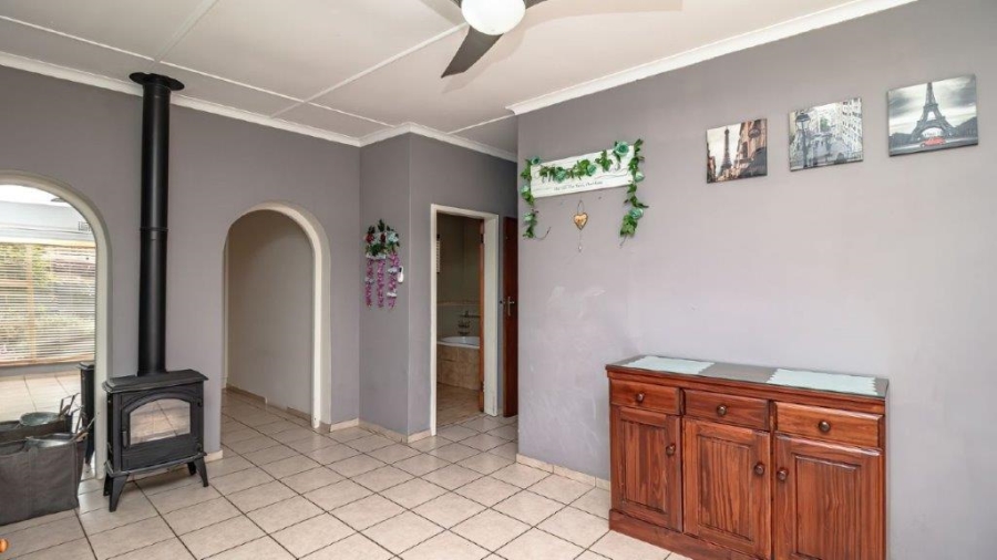 4 Bedroom Property for Sale in Birchleigh Gauteng