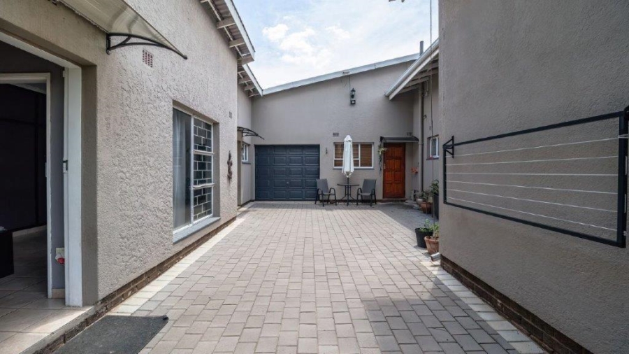 4 Bedroom Property for Sale in Birchleigh Gauteng