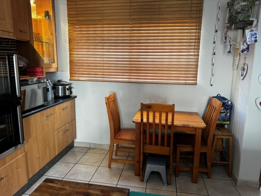 4 Bedroom Property for Sale in Birchleigh Gauteng