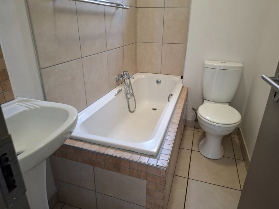 2 Bedroom Property for Sale in Elardus Park Gauteng