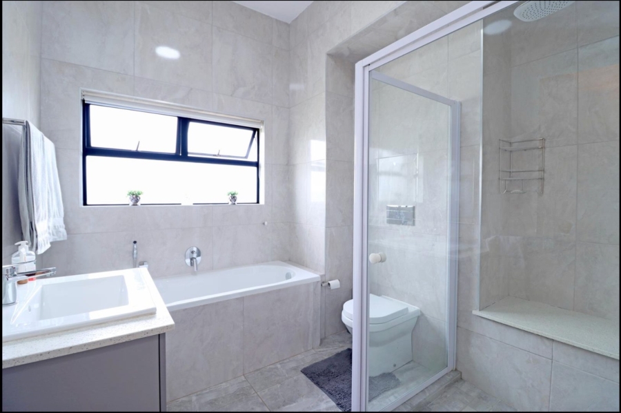 4 Bedroom Property for Sale in Midstream Estate Gauteng