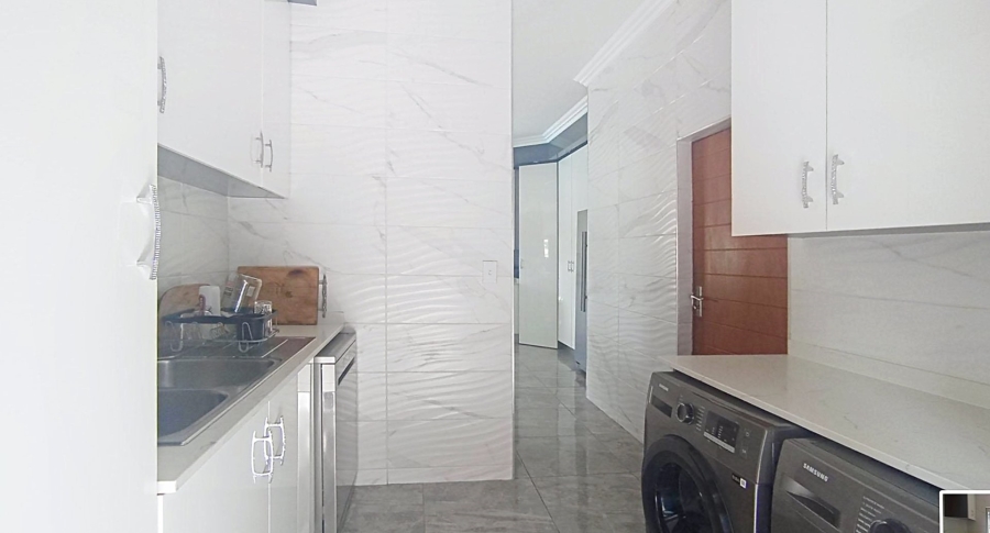 4 Bedroom Property for Sale in Midstream Estate Gauteng