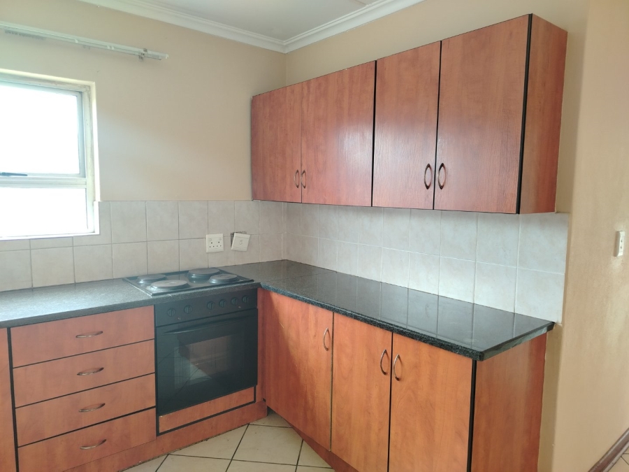 To Let 2 Bedroom Property for Rent in Gallagher Estate Gauteng