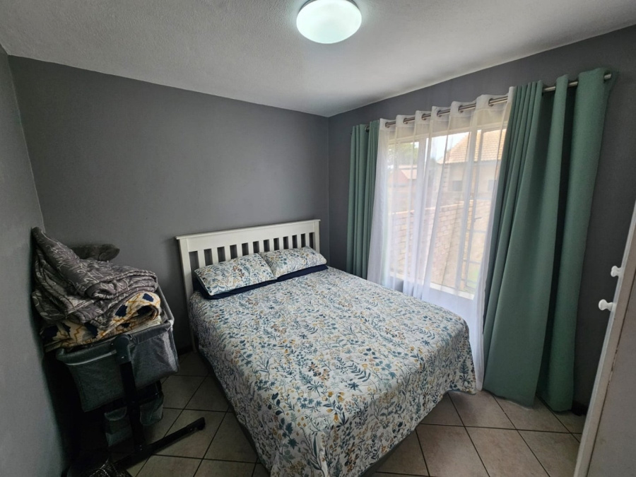 To Let 2 Bedroom Property for Rent in Monavoni Gauteng