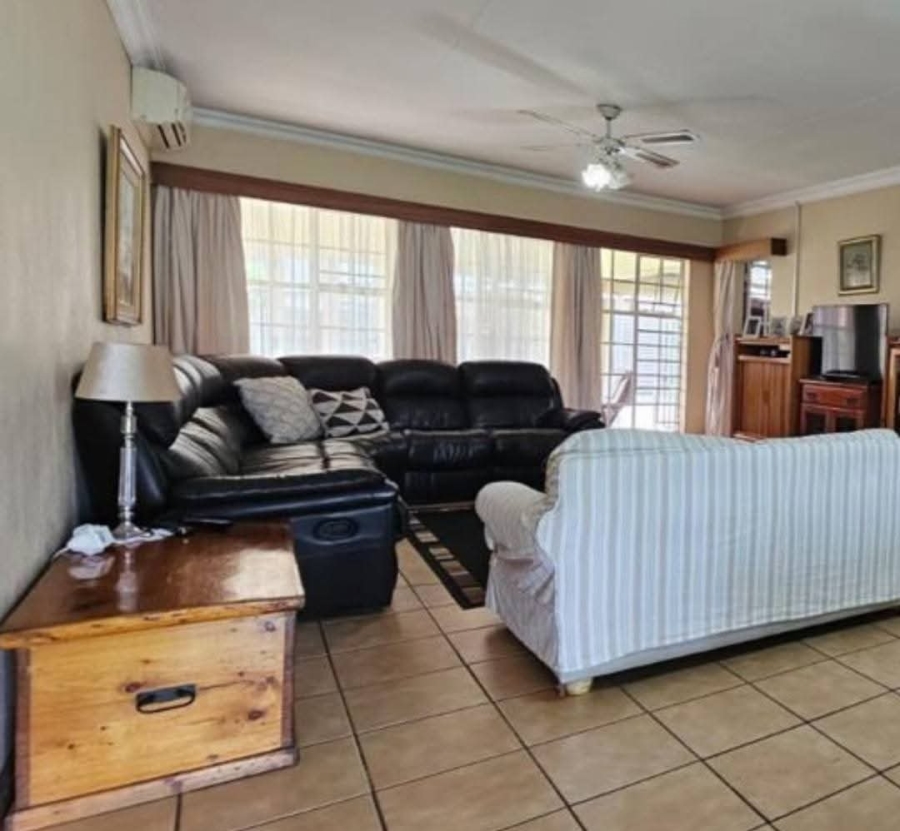 4 Bedroom Property for Sale in Wierda Park Gauteng