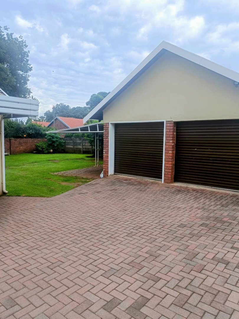 4 Bedroom Property for Sale in Wierda Park Gauteng