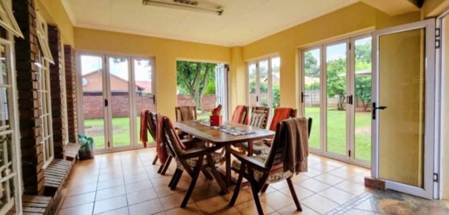 4 Bedroom Property for Sale in Wierda Park Gauteng