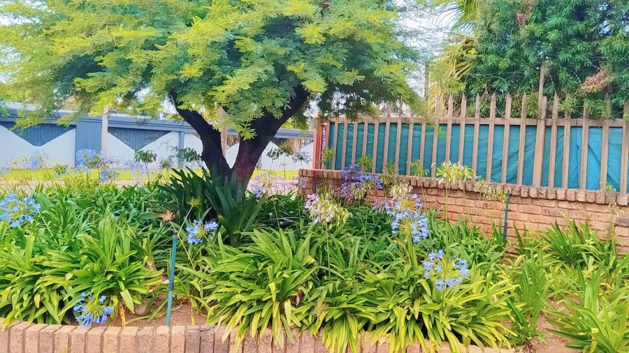 To Let 4 Bedroom Property for Rent in Dorandia Gauteng