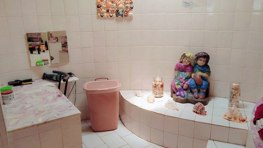 To Let 4 Bedroom Property for Rent in Dorandia Gauteng