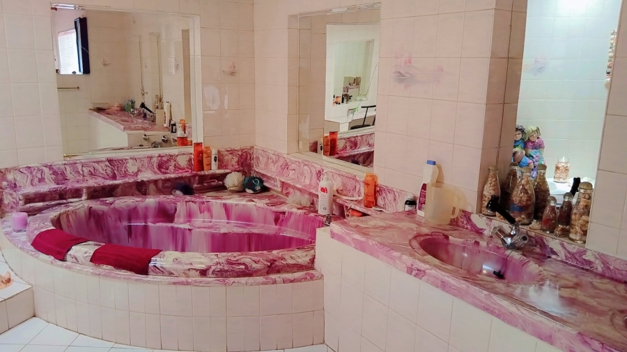 To Let 4 Bedroom Property for Rent in Dorandia Gauteng