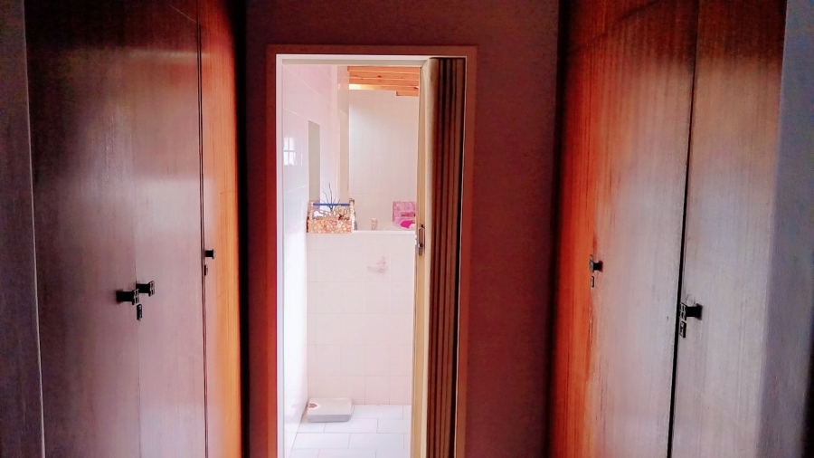 To Let 4 Bedroom Property for Rent in Dorandia Gauteng