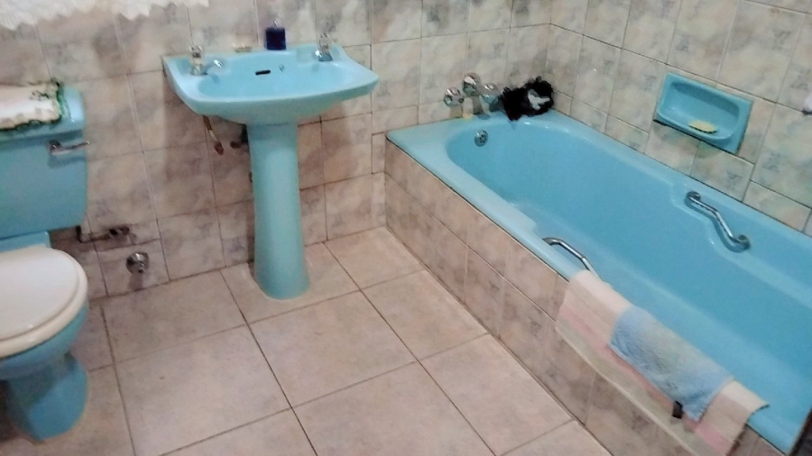 To Let 4 Bedroom Property for Rent in Dorandia Gauteng