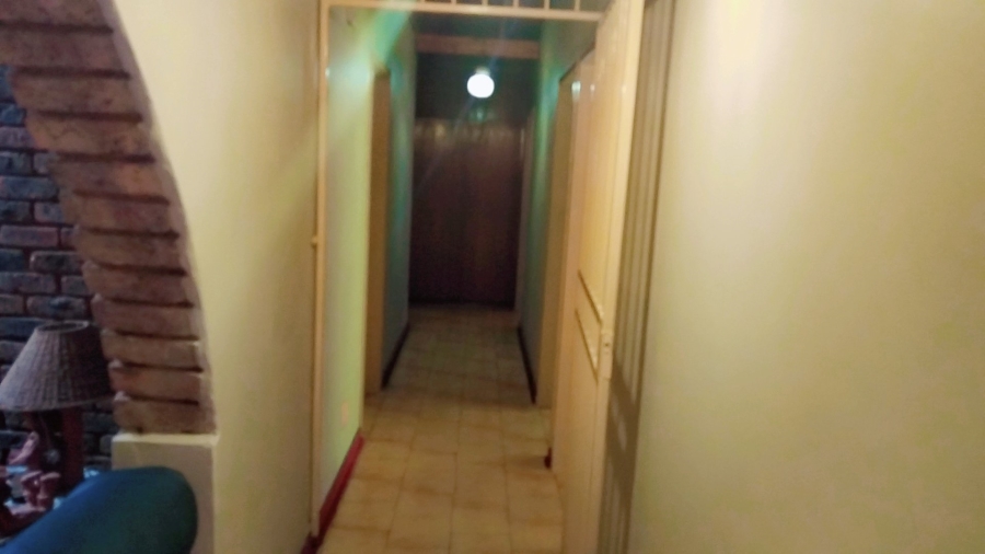 To Let 4 Bedroom Property for Rent in Dorandia Gauteng